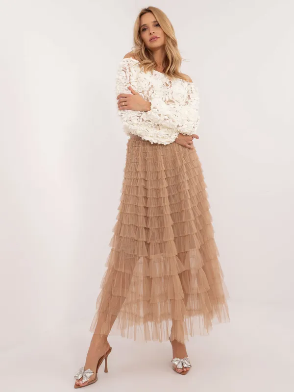 Rozkloszowana spódnica midi z efektownymi falbanami