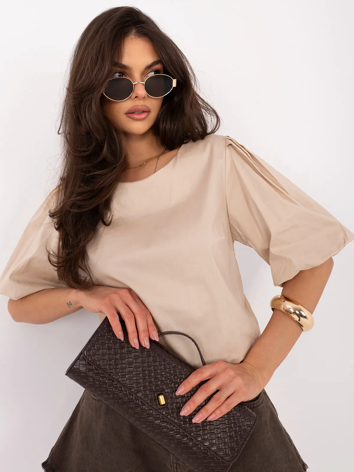 Elegancka bluzka z bufiastymi rękawami i zapięciem - zdjęcie 1