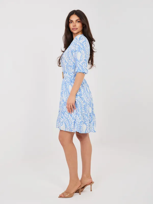 Sukienka o kroju midi z ozdobną klamrą - widok 2