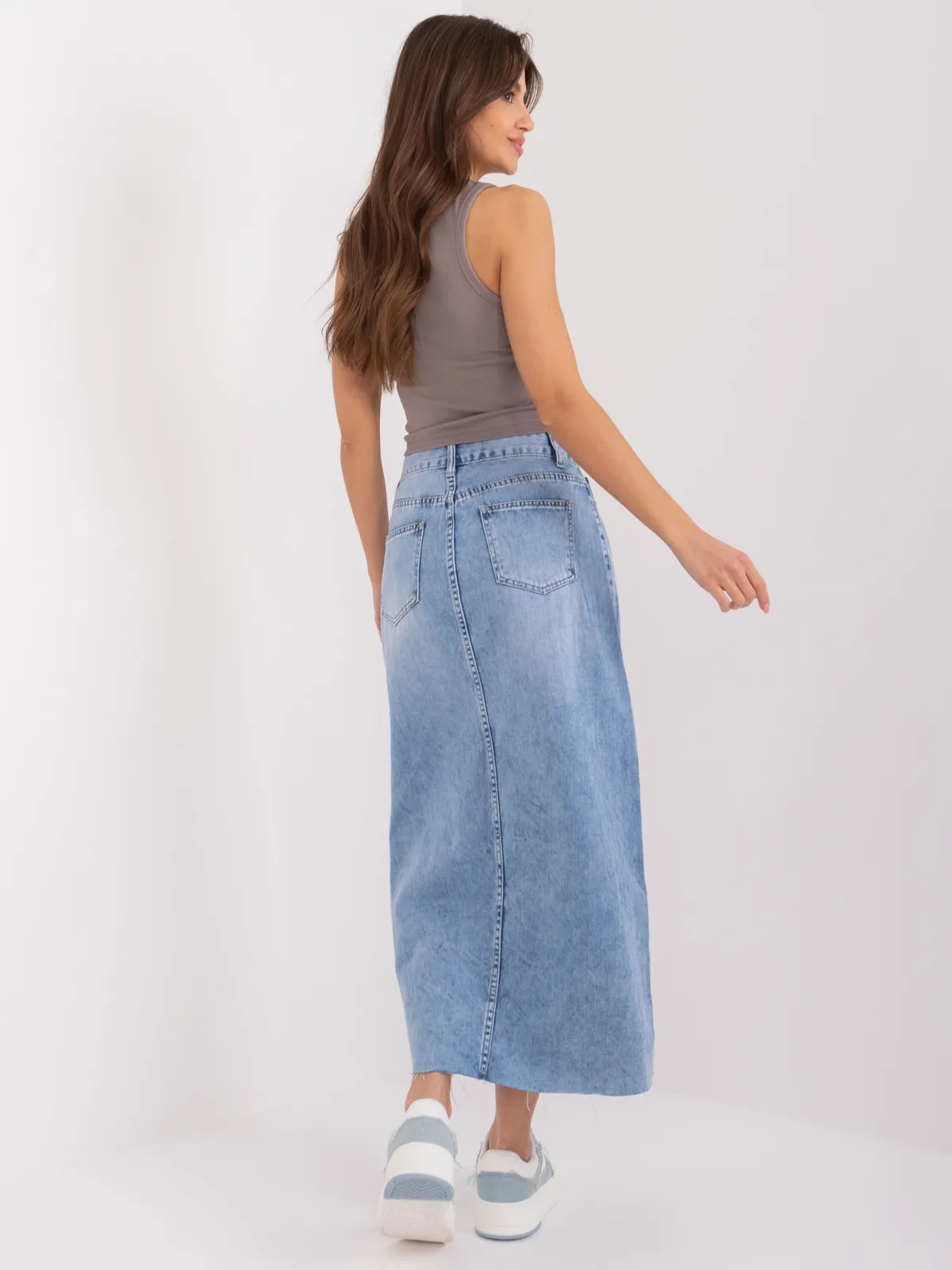 Długa spódnica z rozcięciem i kwiatowym motywem - zdjęcie 1