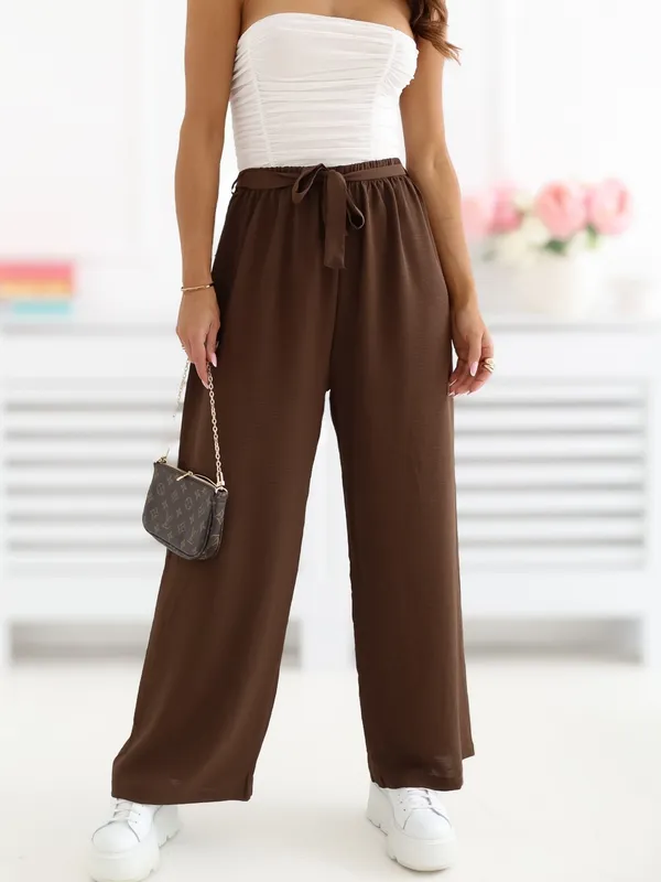 Szerokie spodnie palazzo z wiązanym paskiem