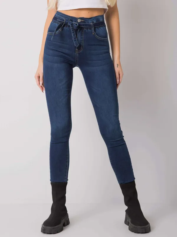 Niebieskie jeansy slim fit z paskiem