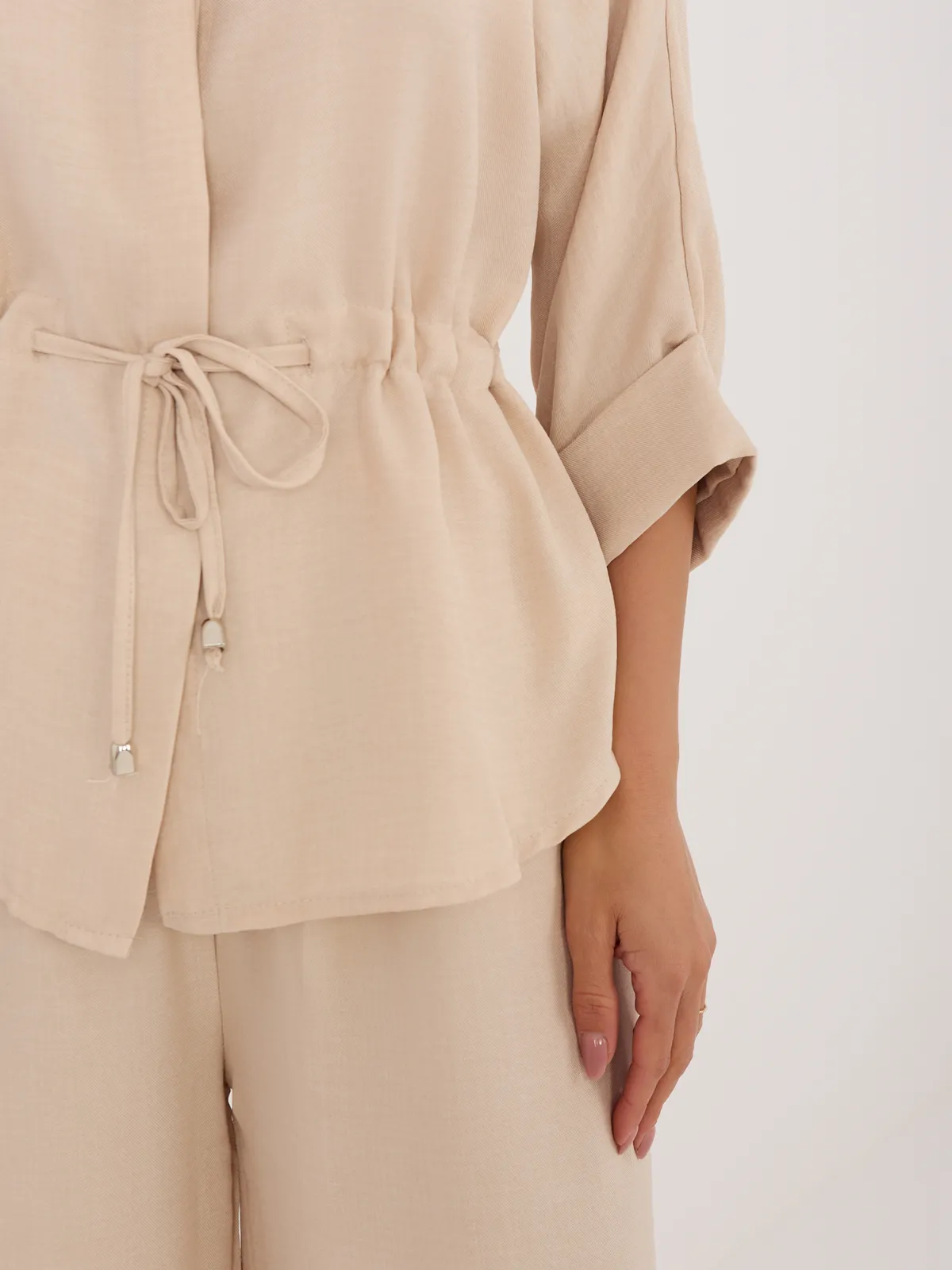 Koszula oversize z wiązaniem w talii - zdjęcie 1