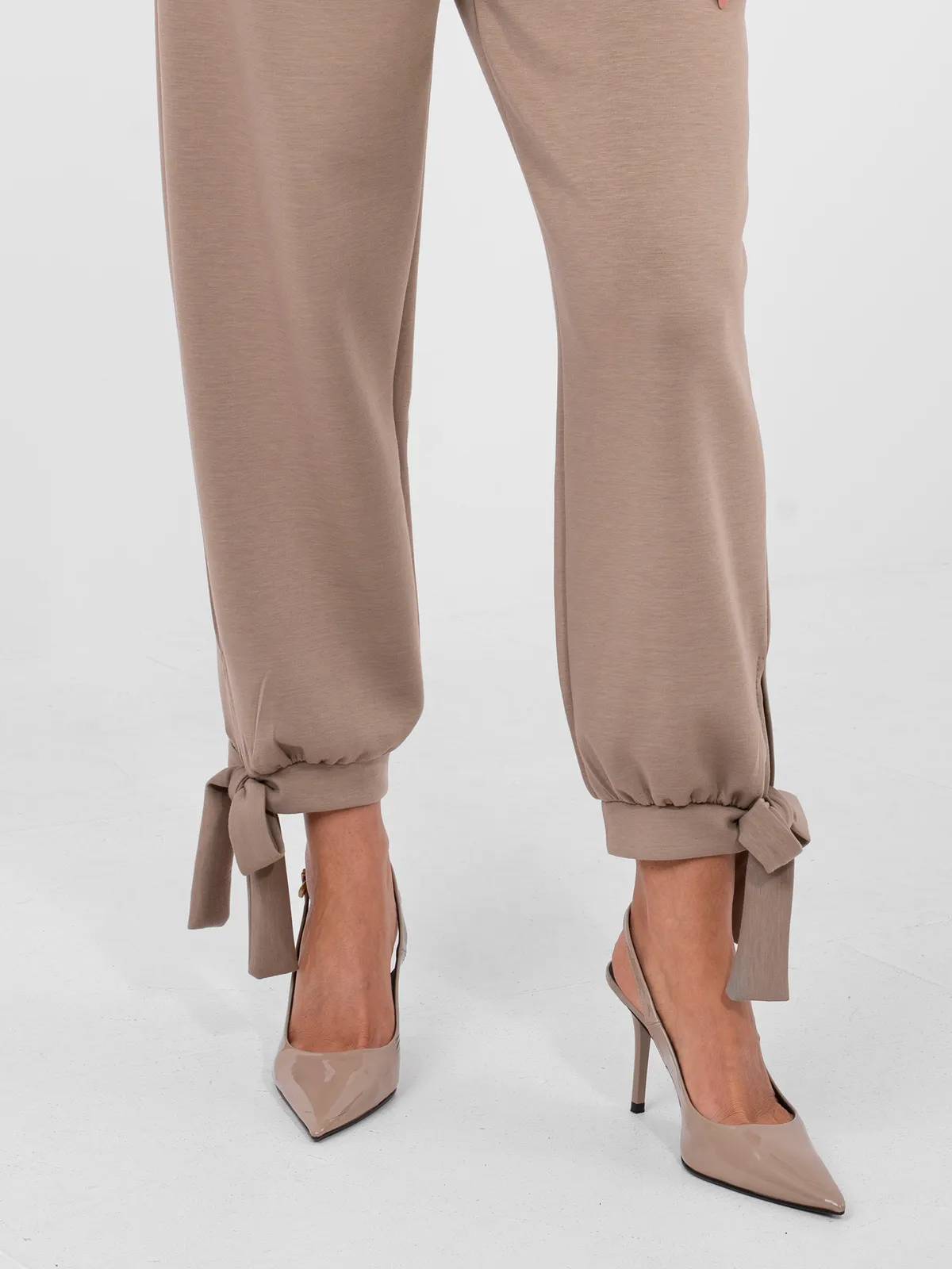 Casualowe spodnie typu jogger z wiązaniami przy kostkach - zdjęcie 1