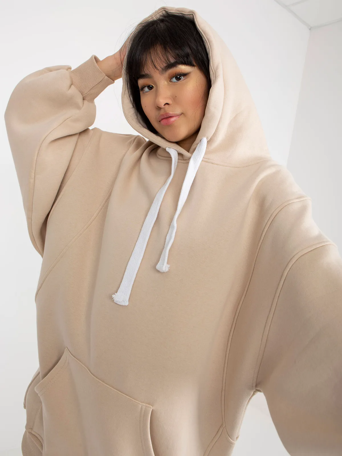 Ciemnobrązowa dresowa długa bluza basic oversize z kapturem - zdjęcie 5