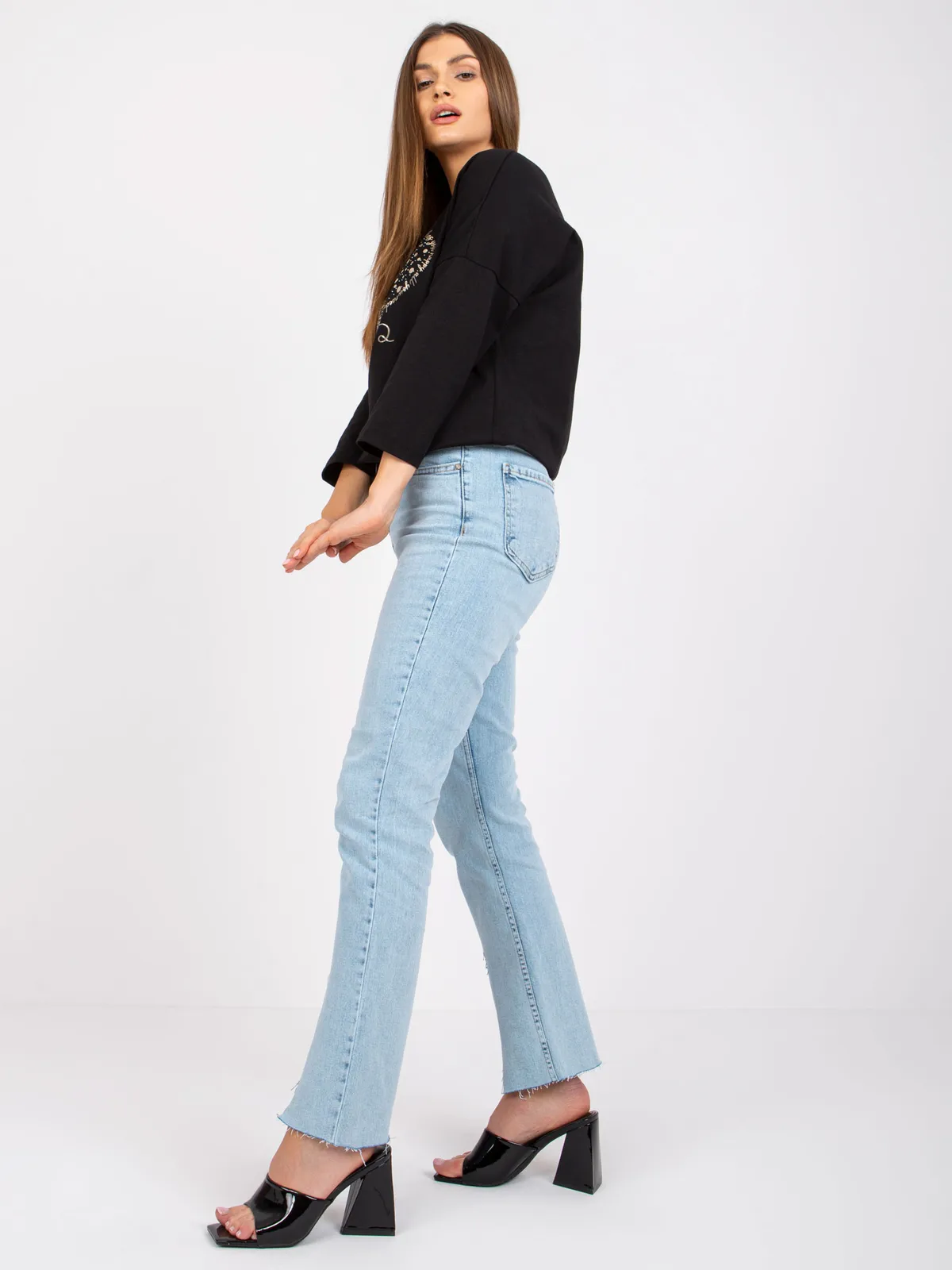 Casualowa bluzka oversize z ozdobnym nadrukiem serca - zdjęcie 1