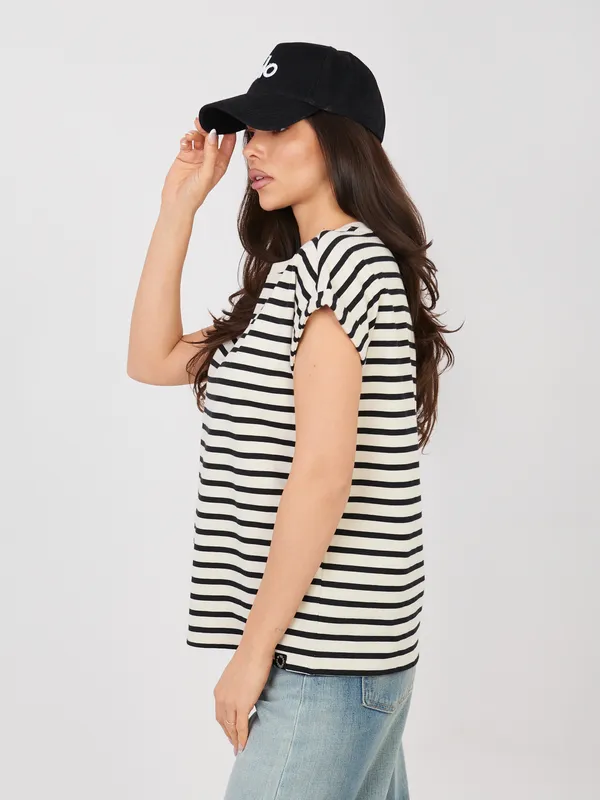 Klasyczny t-shirt w paski o kroju oversize - widok 2
