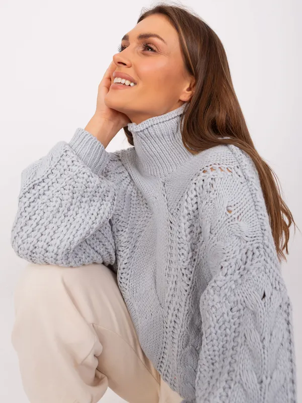 Ecru damski sweter oversize z warkoczami - widok 2