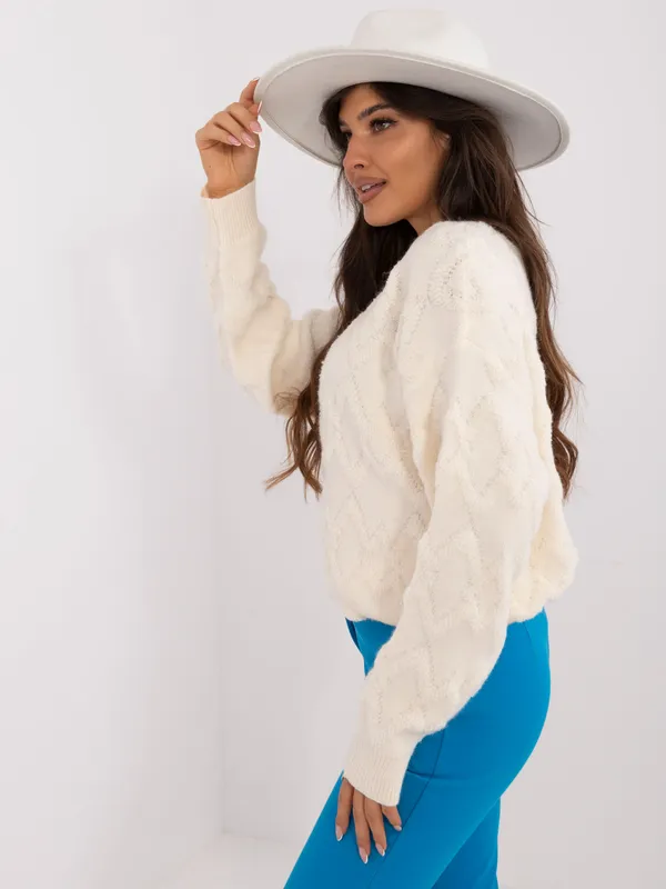 Casualowy sweter oversize o fakturalnym splocie