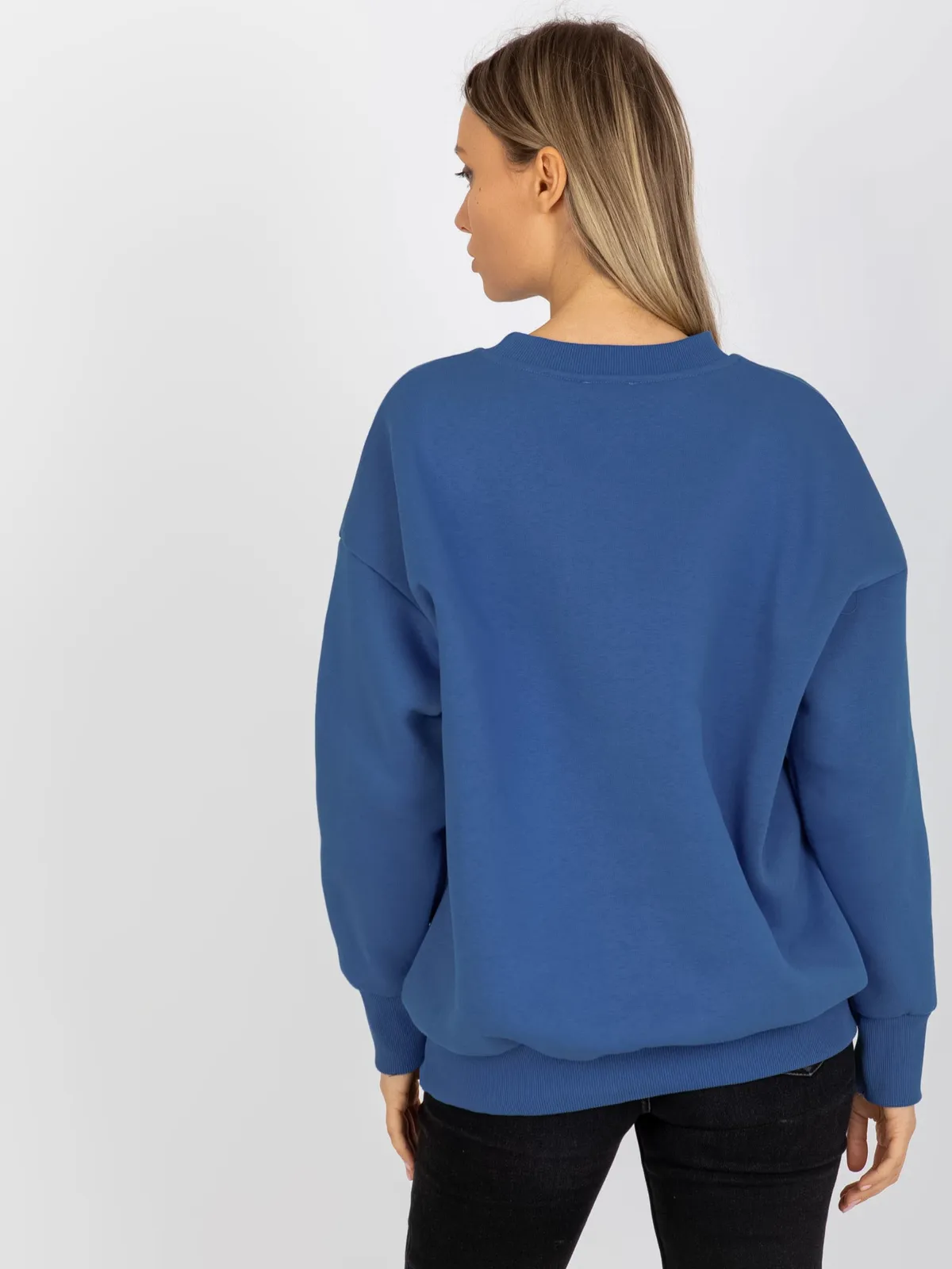 Ciemnoniebieska dresowa bluza basic oversize - zdjęcie 4