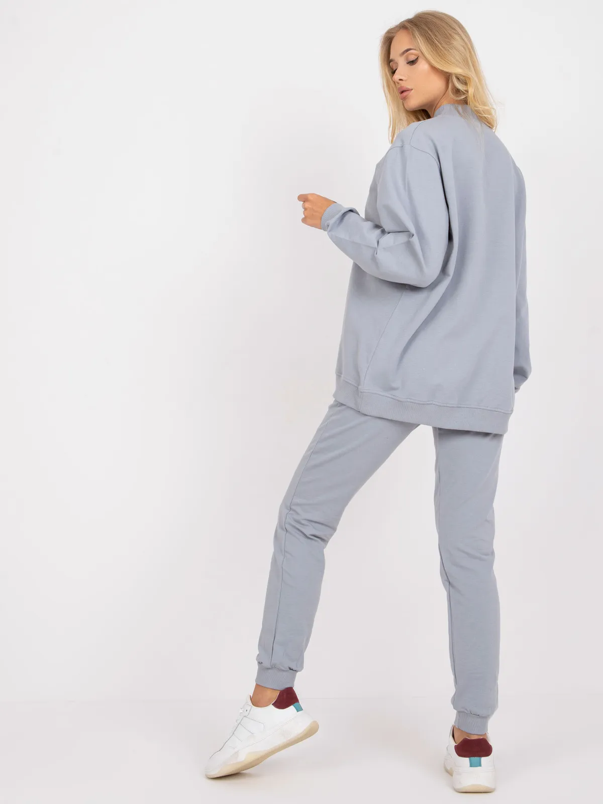 Casualowa bluza oversize ze stójką - zdjęcie 1