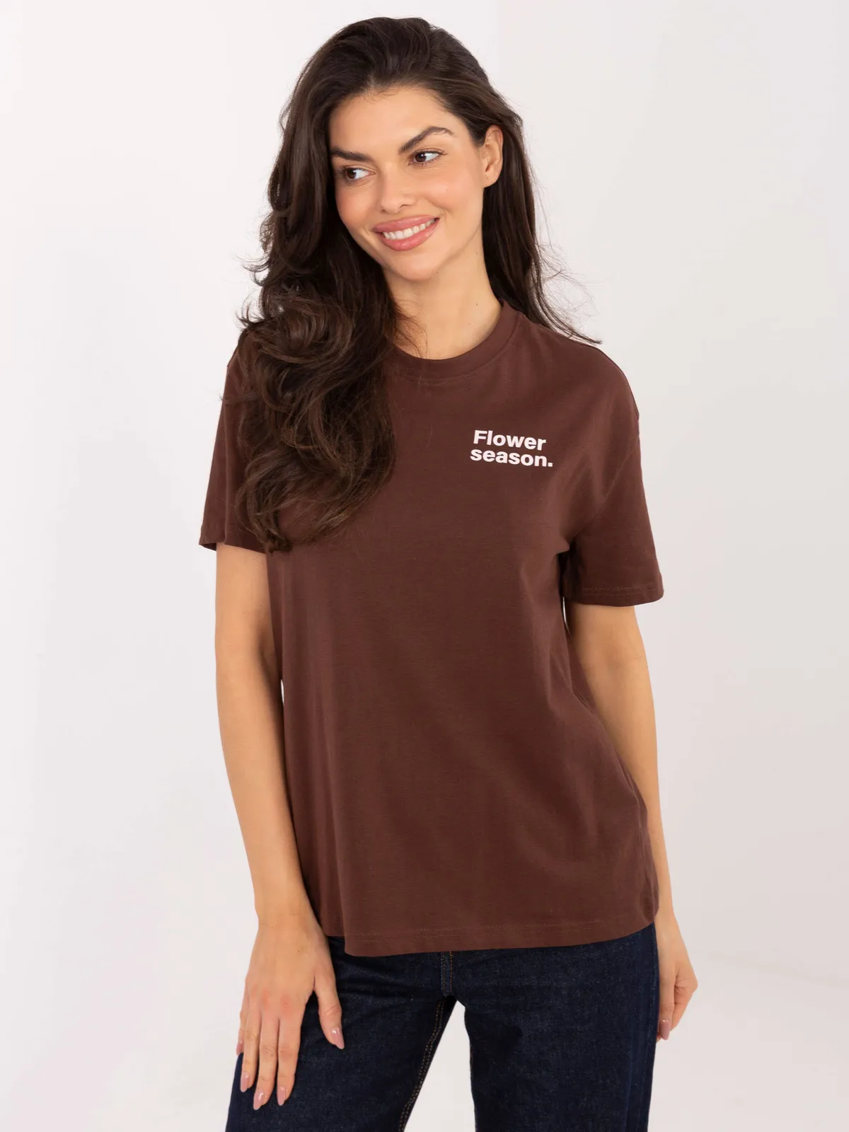 T-shirt oversize z wakacyjnym nadrukiem na plecach - zdjęcie 2