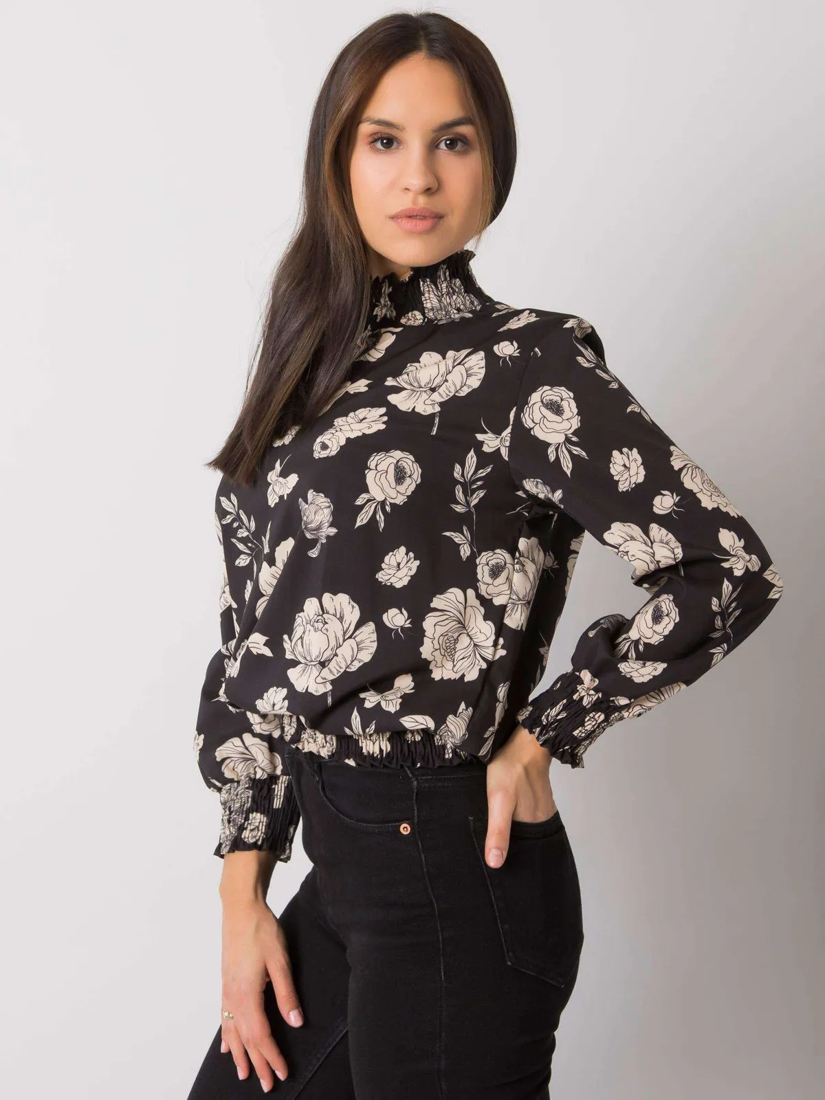 Bluzka z wysokim kołnierzem i bufkami - zdjęcie 1