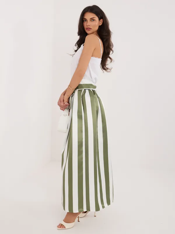 Rozkloszowana spódnica maxi z wiązanym pasem