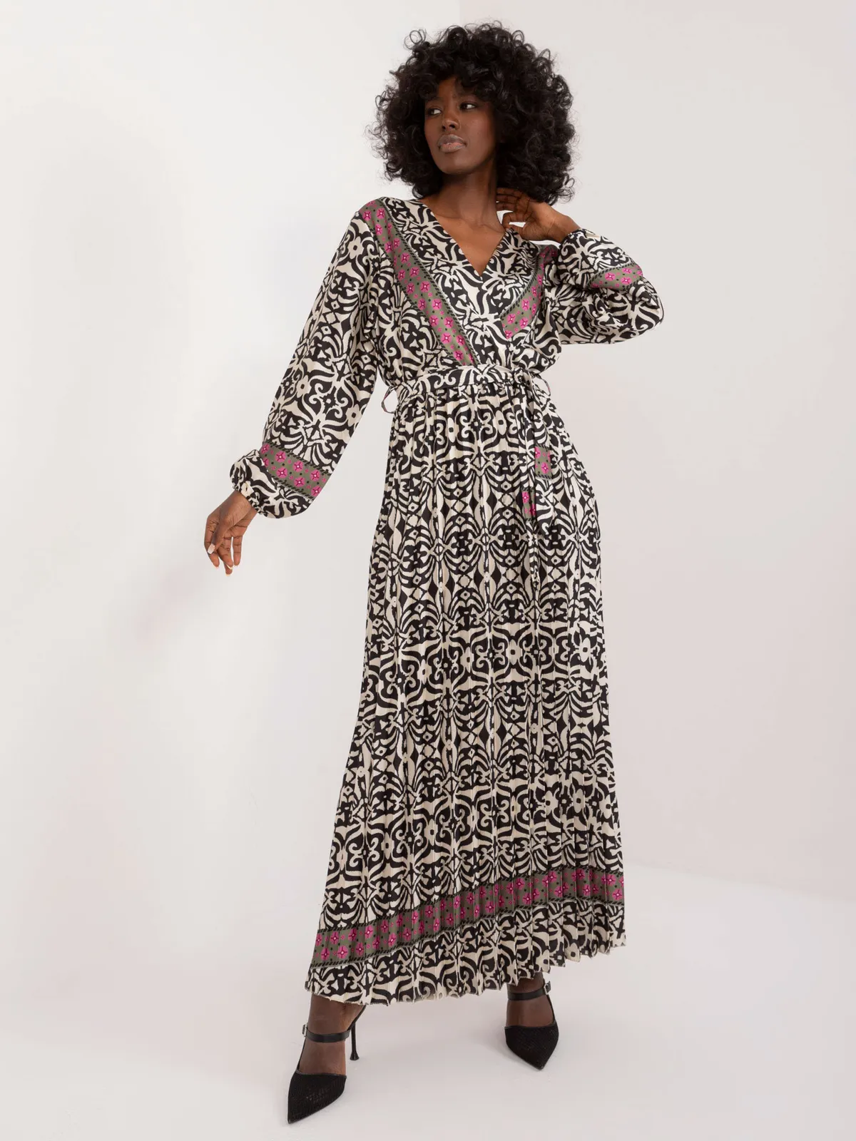 Plisowana sukienka maxi z kopertowym dekoltem - zdjęcie 1