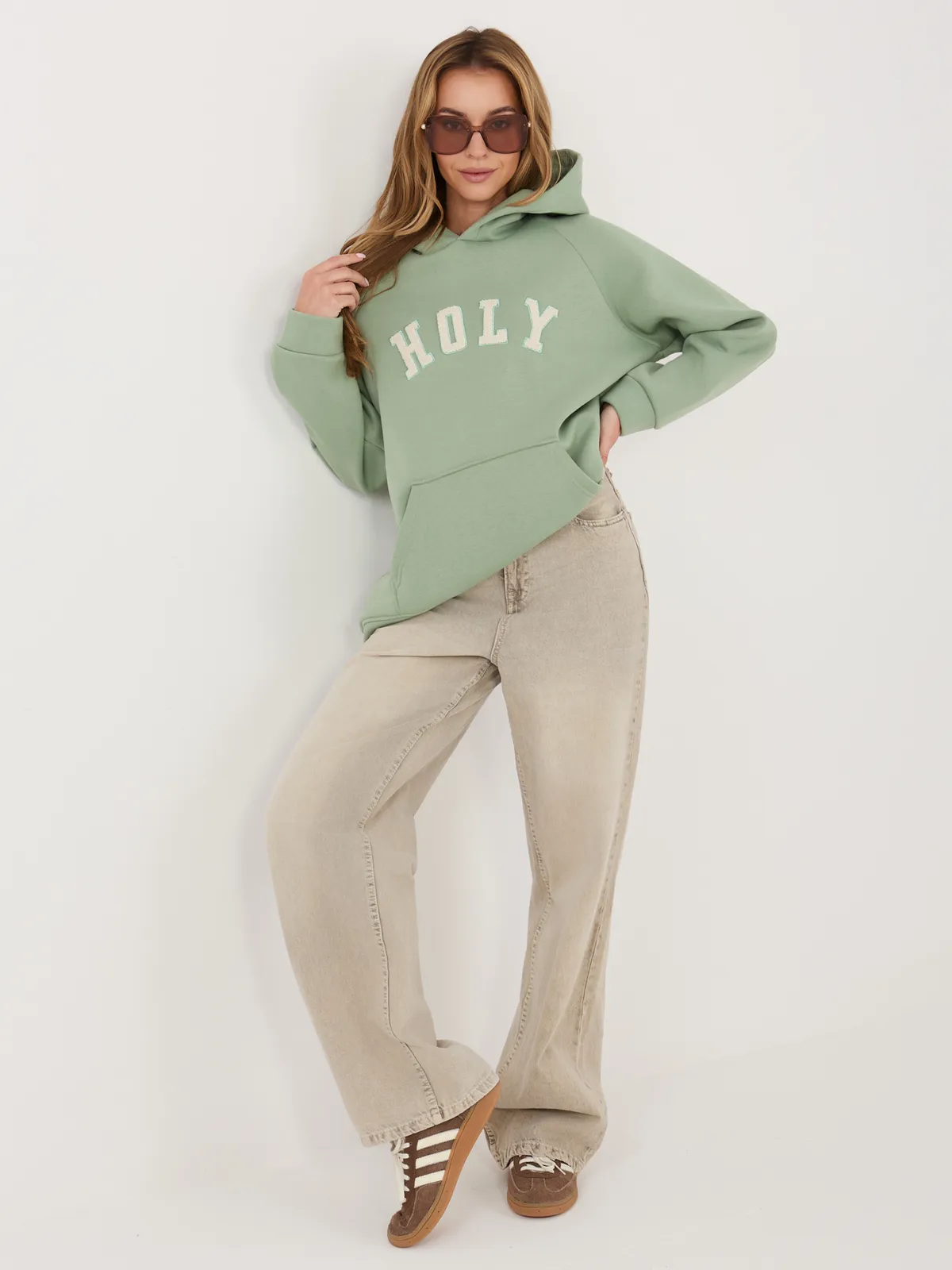 Bluza z kapturem typu oversize z aplikacją - zdjęcie 1