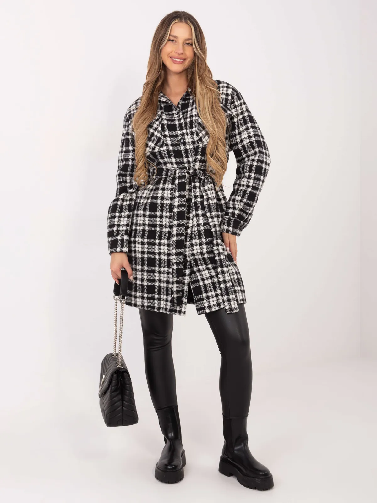 Wiązana koszulowa kurtka o kroju oversize - zdjęcie 1