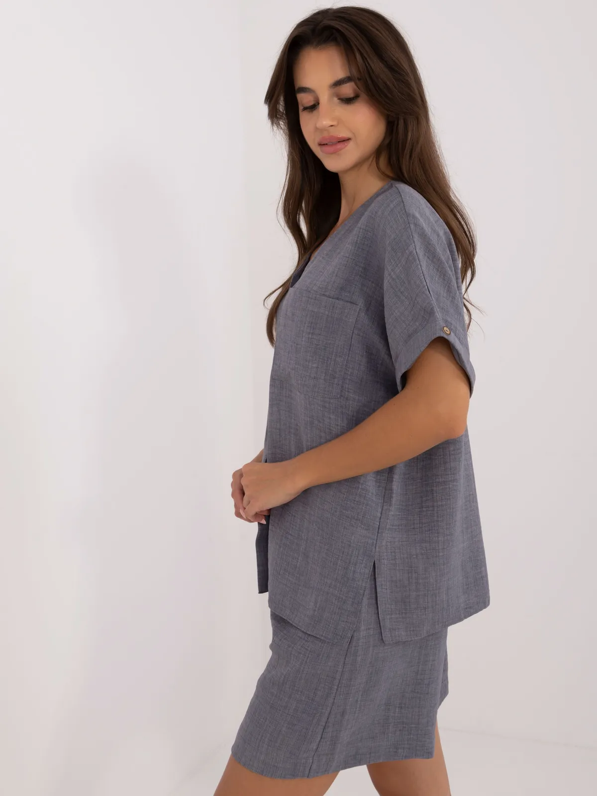 Casualowy komplet z koszulą oversize i szortami - zdjęcie 1