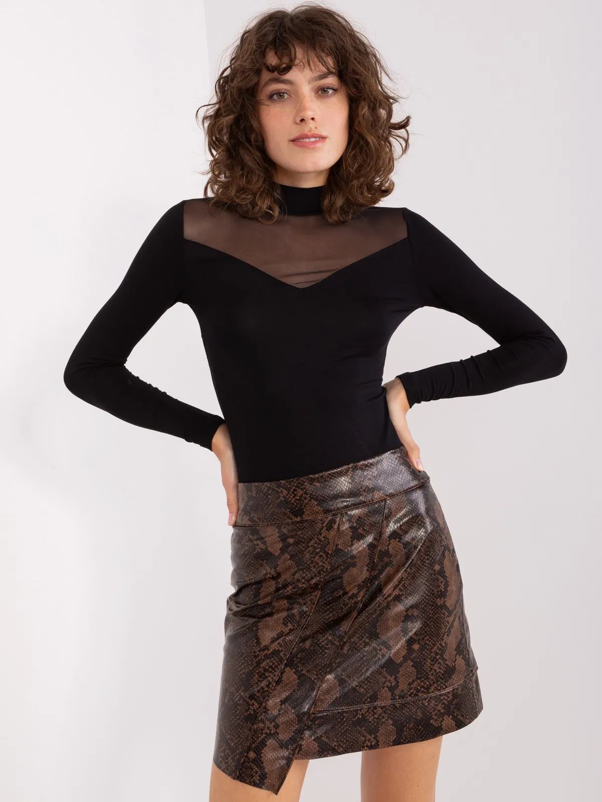 Biała bluzka longsleeve basic z wiskozy BASIC FEEL GOOD - zdjęcie 1