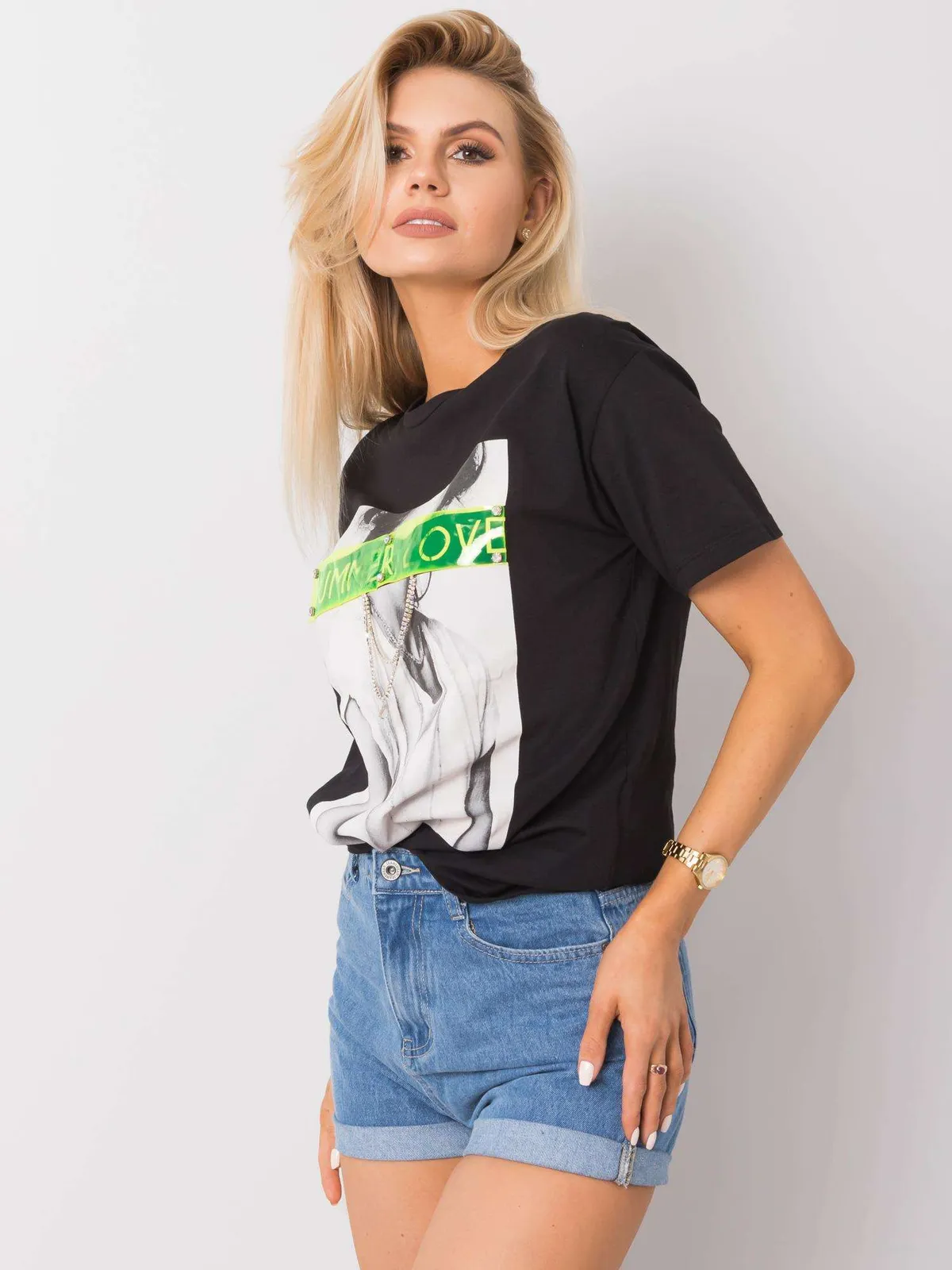 Czarny t-shirt z bawełny z aplikacjami - zdjęcie 2