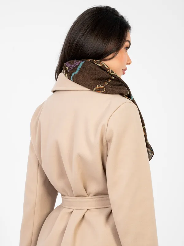 Klasyczny szal z motywem łańcuchów w stylu retro