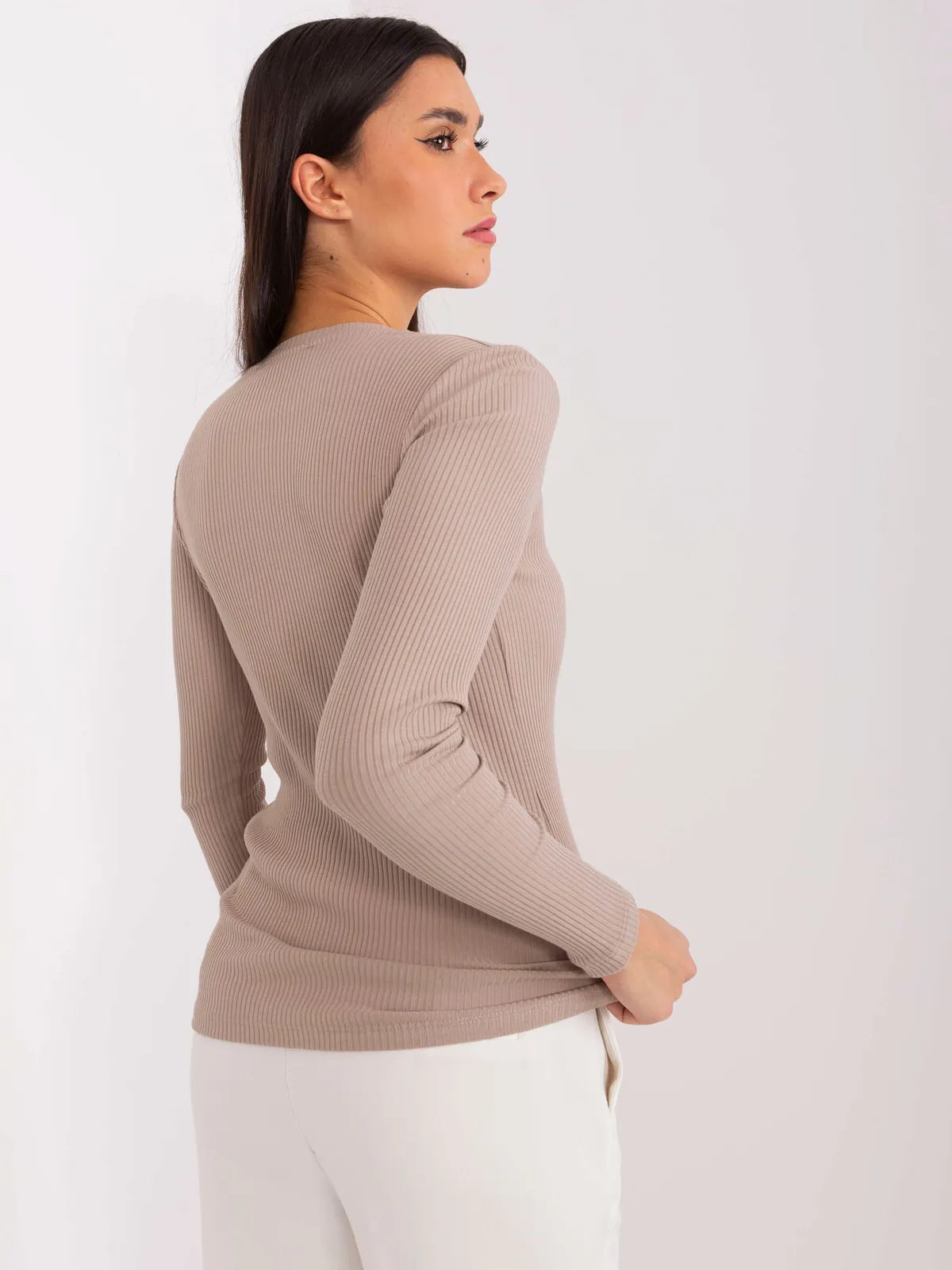Ciemnobeżowa bawełniana bluzka BASIC FEEL GOOD - zdjęcie 3