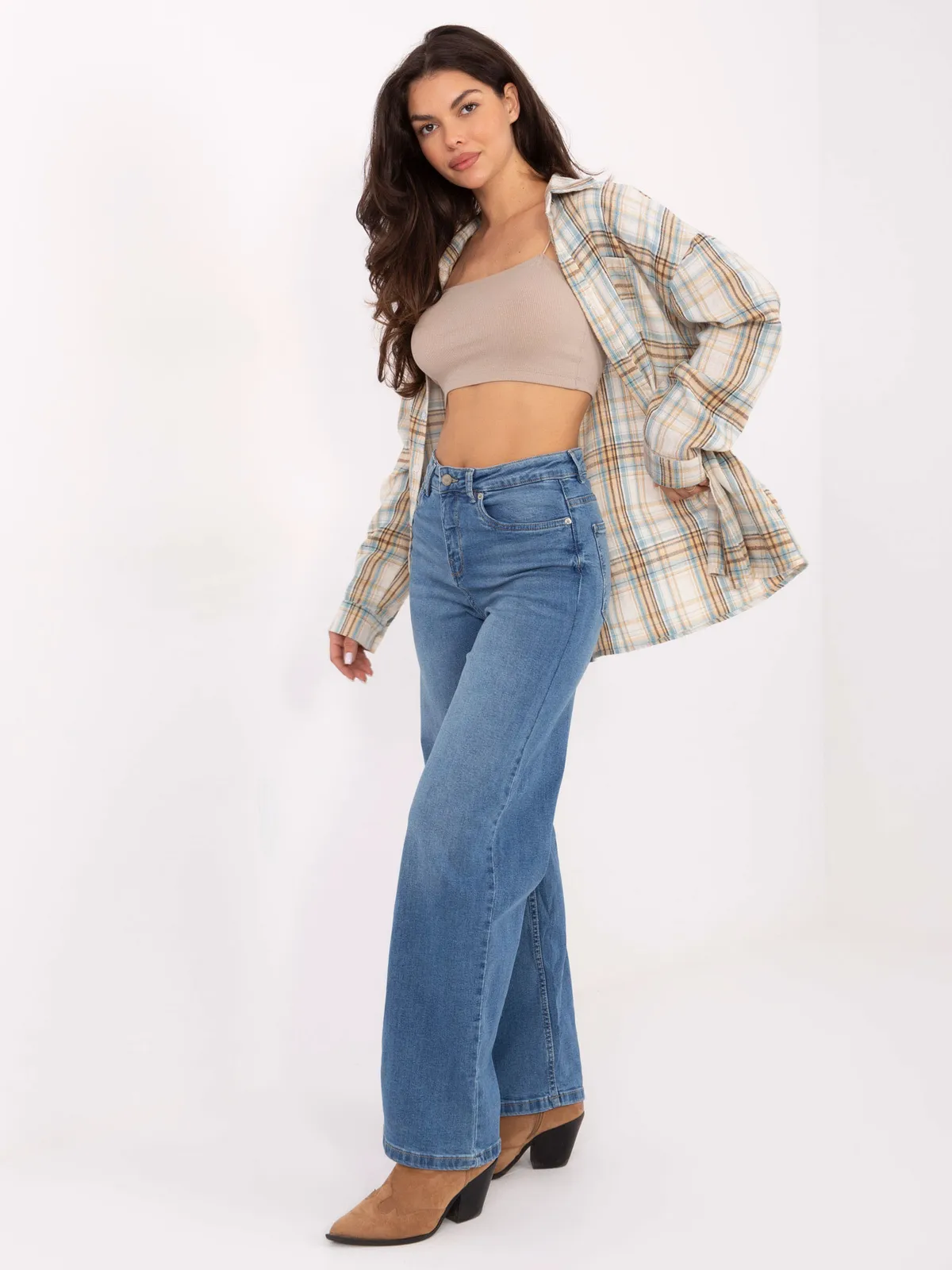 Klasyczne spodnie jeansowe o kroju wide leg - zdjęcie 1