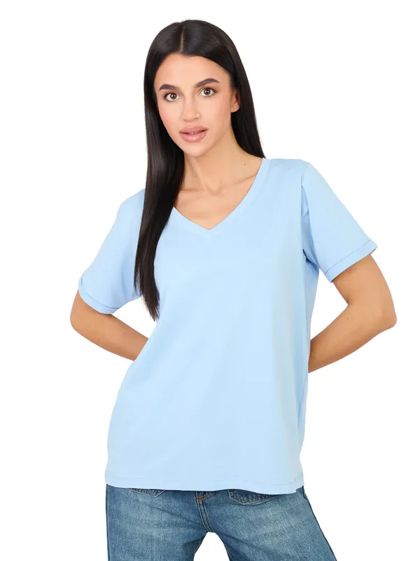 Klasyczny T-shirt z dekoltem w serek