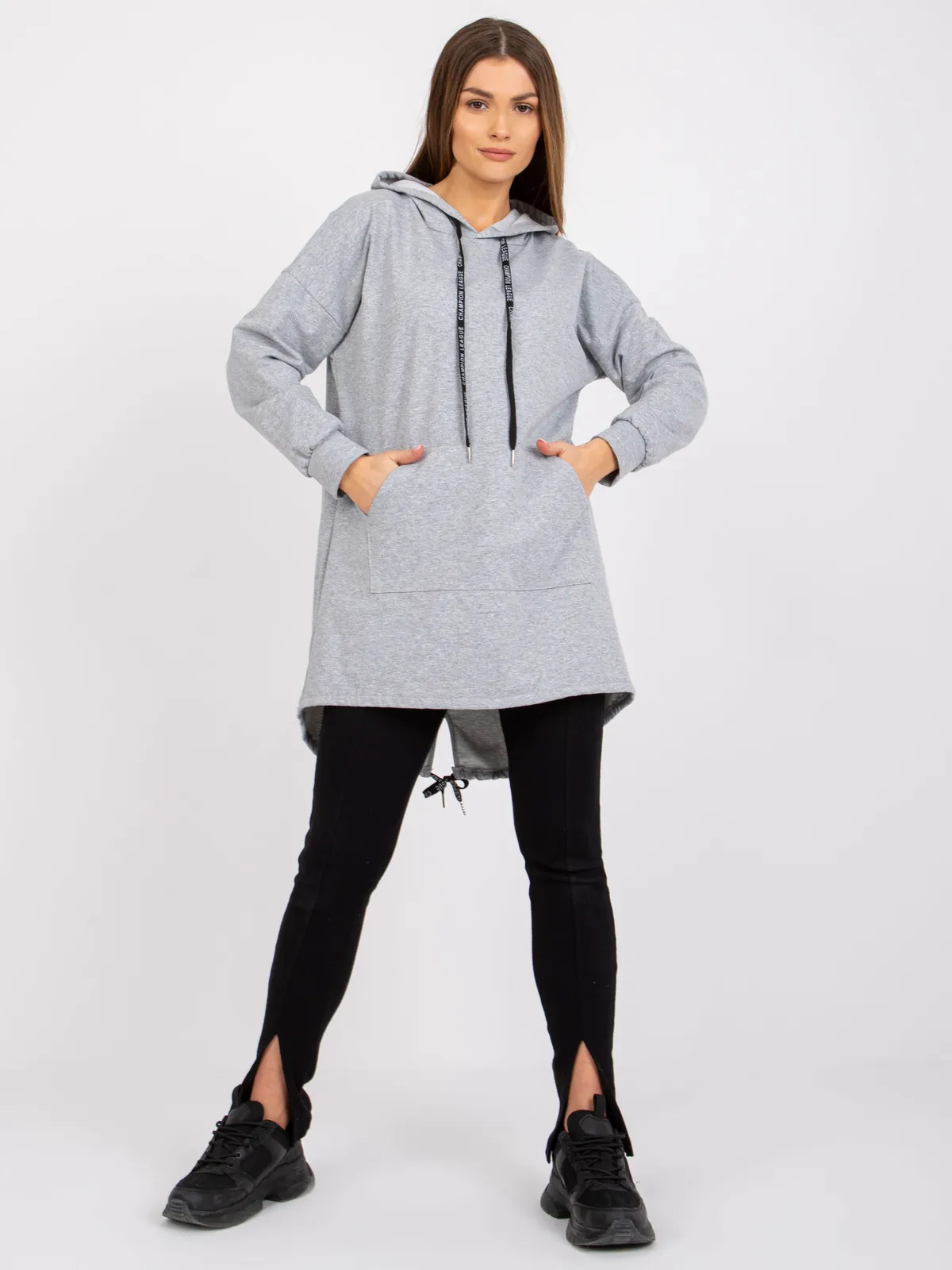 Dłuższa bluza oversize z kapturem i nadrukiem - zdjęcie 1