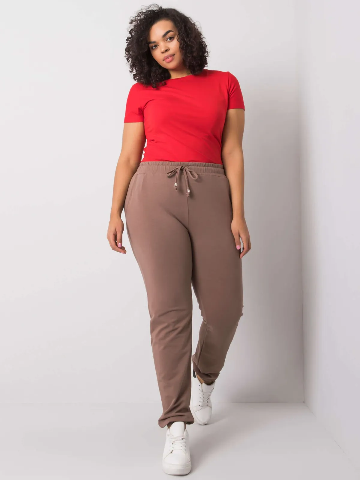 Czarne damskie spodnie dresowe plus size - zdjęcie 2