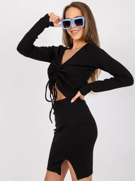 Dopasowana bluzka z wiązaniem typu crop top
