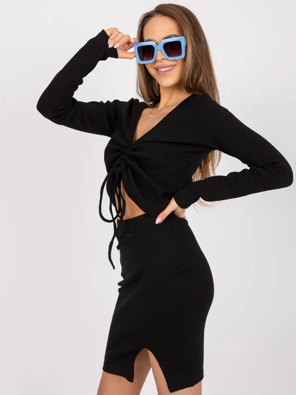 Dopasowana bluzka z wiązaniem typu crop top