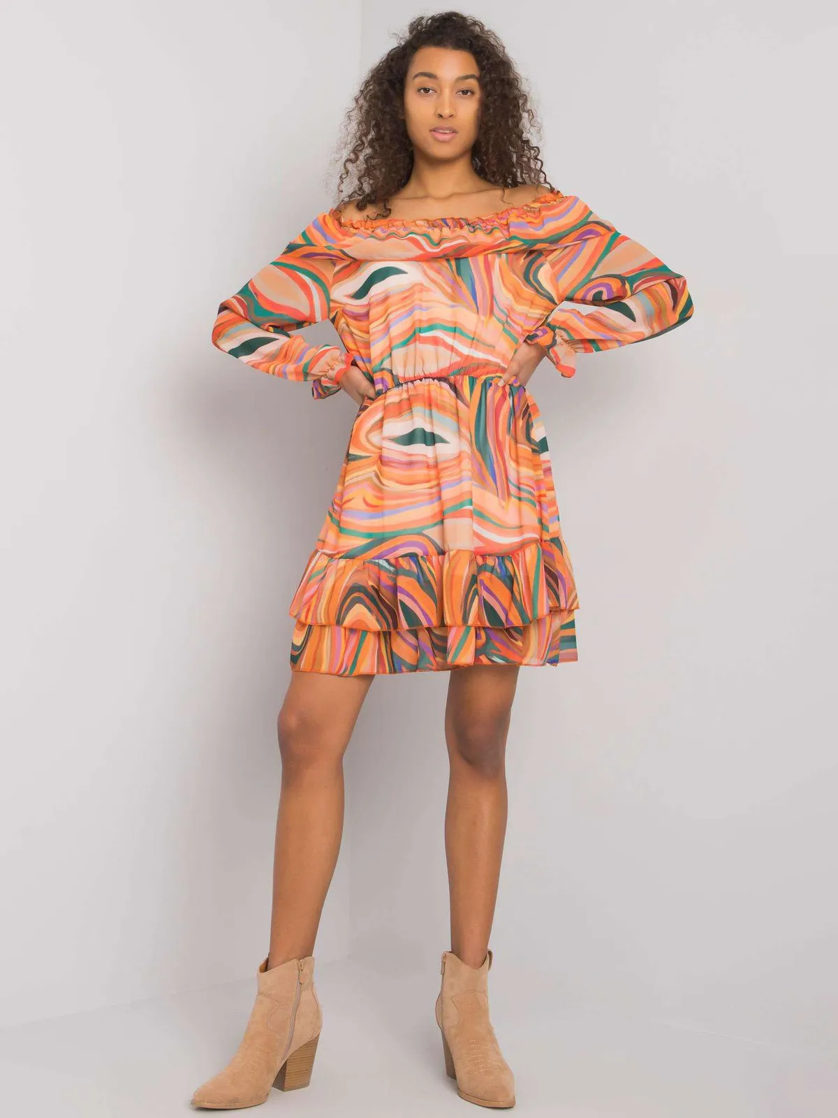 Krótka sukienka hiszpanka z falbanami i dekoltem carmen - zdjęcie 1