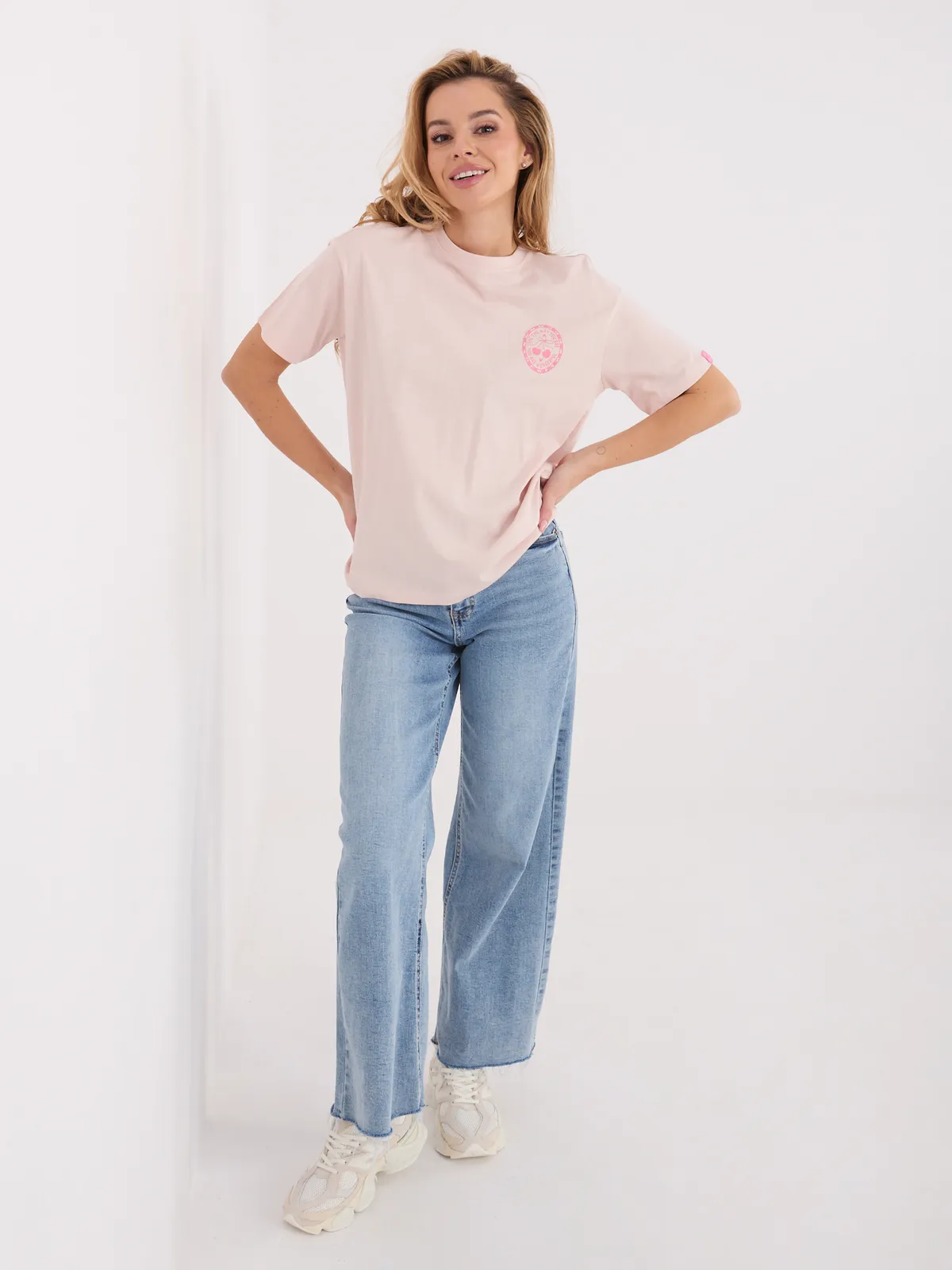 Casualowy t-shirt z nadrukiem w stylu retro - zdjęcie 3