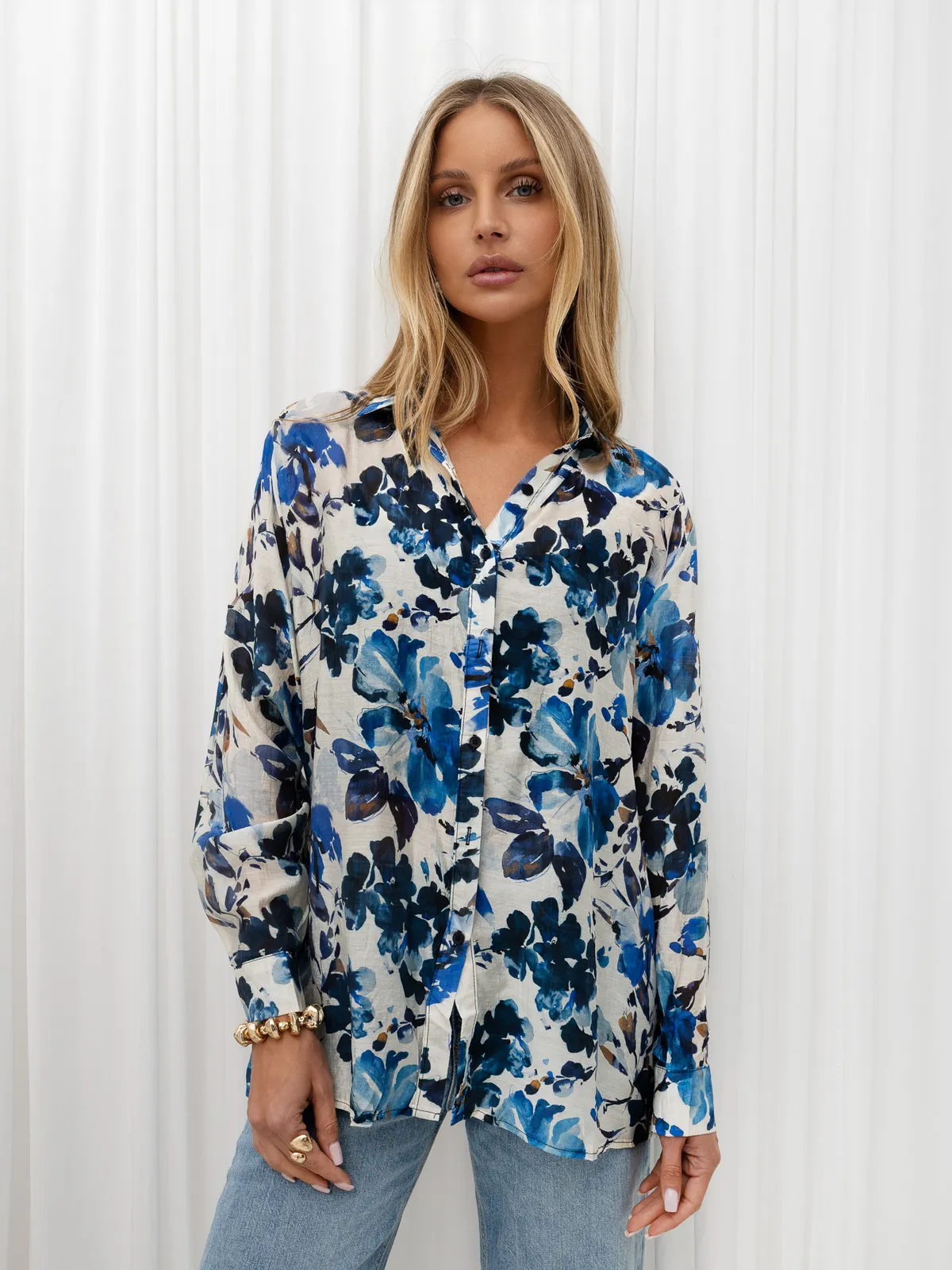 Koszula oversize w kwiaty o kroju casualowym - zdjęcie 5