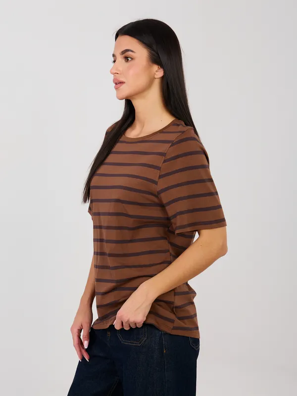 Klasyczny t-shirt w paski o kroju oversize - widok 2
