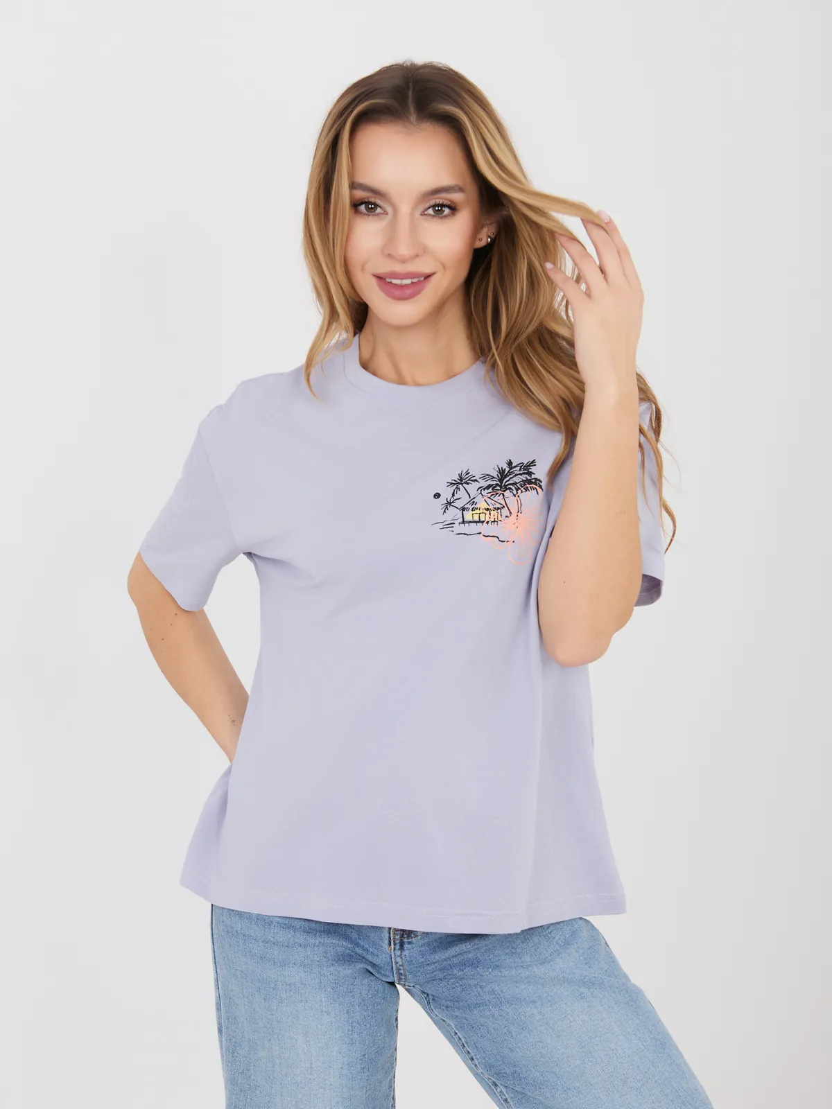 T-shirt oversize z dziewczęcym nadrukiem - zdjęcie 2