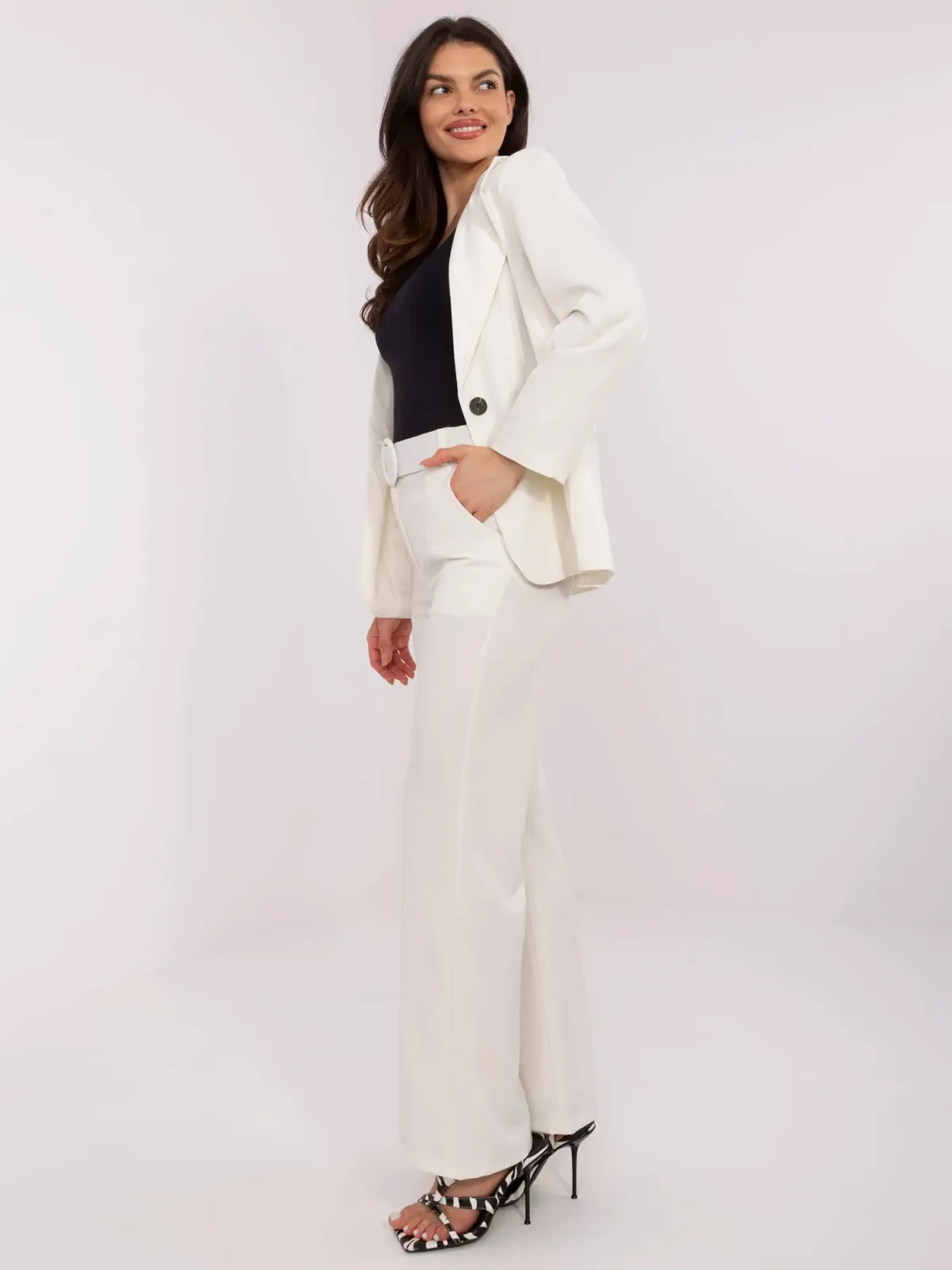 Wizytowe spodnie z wysokim stanem i paskiem - zdjęcie 1