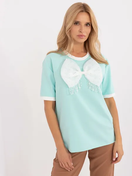T-shirt oversize z ozdobną kokardą i koralikami