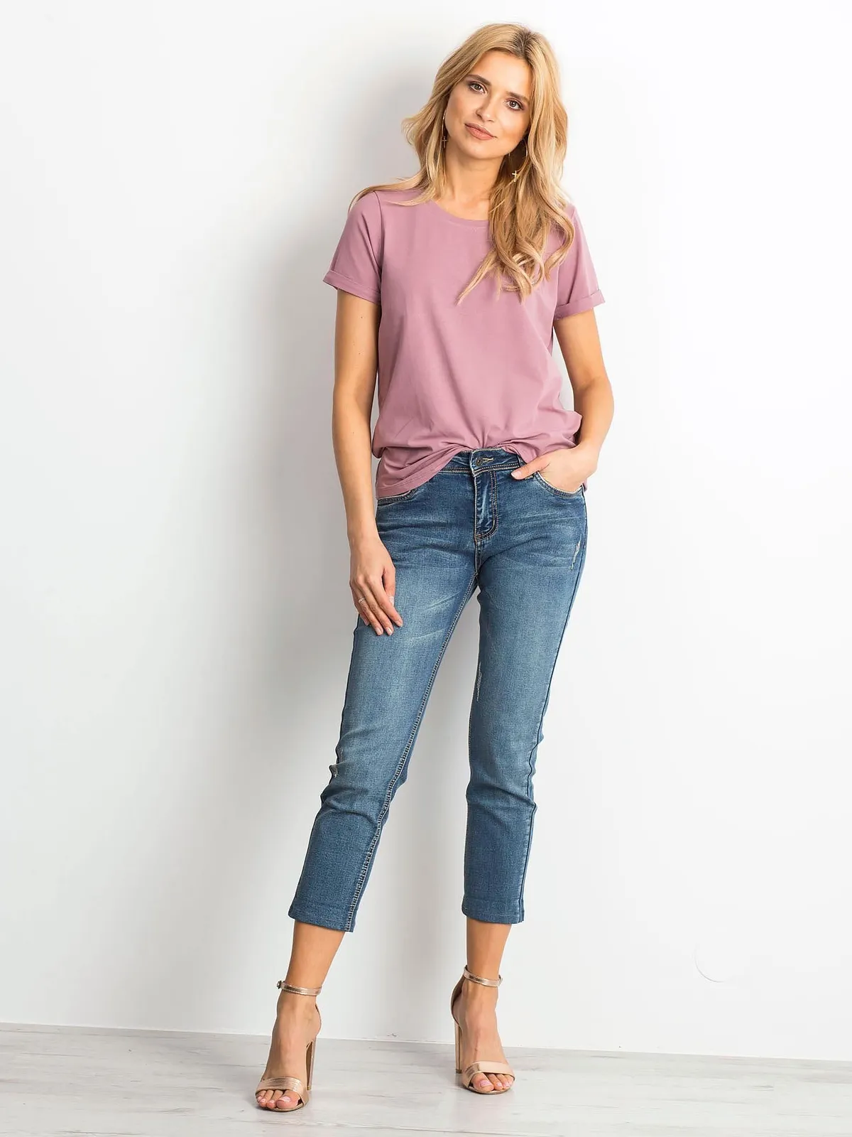 Bawełniany t-shirt damski basic brudnoróżowy - zdjęcie 3