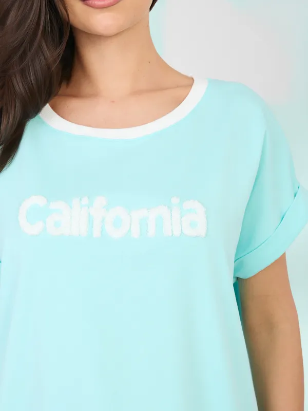 T-shirt oversize z nadrukiem w klimacie californian - widok 2
