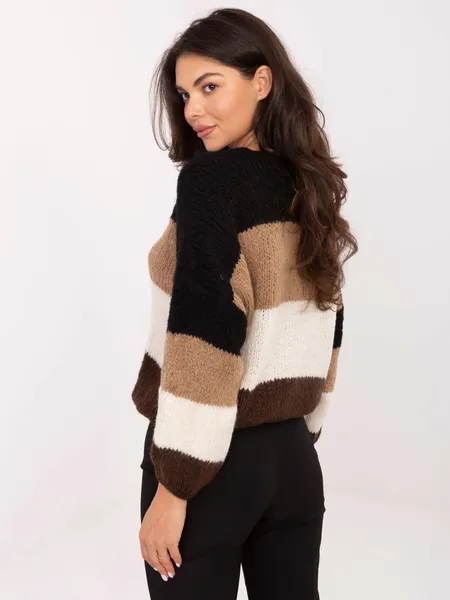 Krótki sweter oversize o luźnym splocie