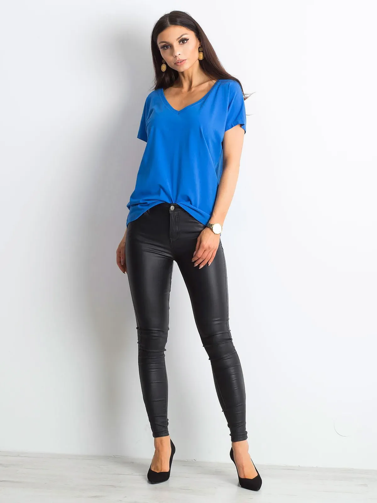 Klasyczny T-shirt z dekoltem w serek - zdjęcie 1