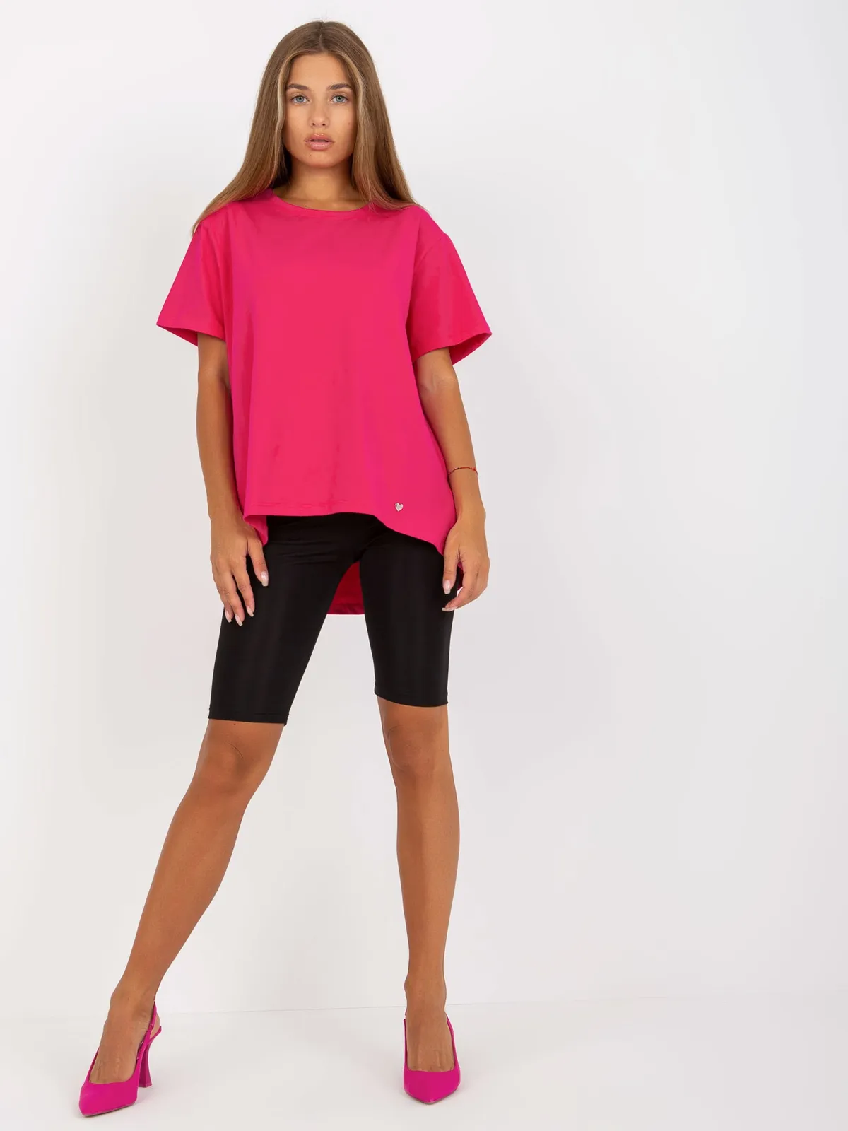Czarny t-shirt basic z okrągłym dekoltem - zdjęcie 3