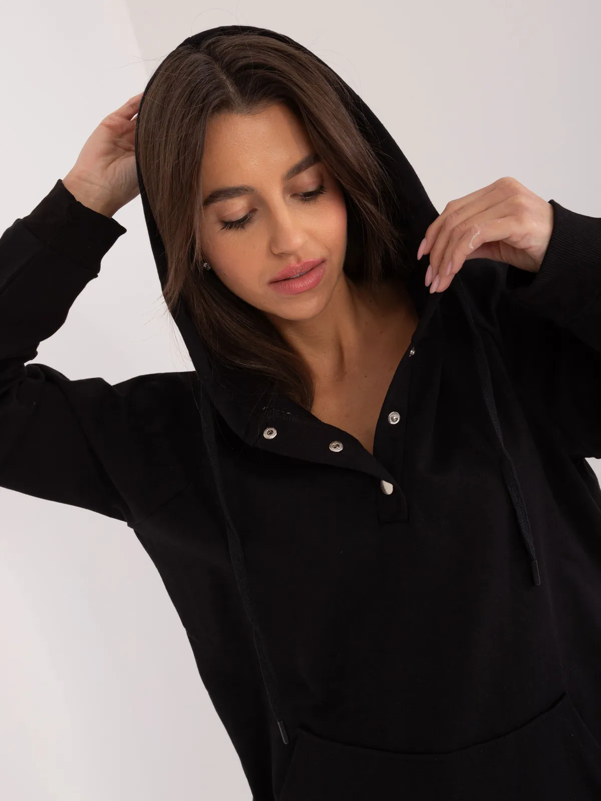 Bluza oversize z kapturem i zapięciem na napy - zdjęcie 1