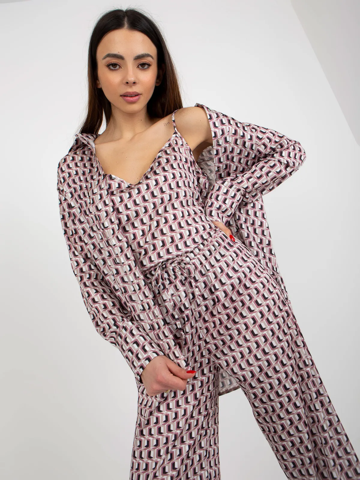 Beżowo-różowy trzyczęściowy komplet elegancki z topem - zdjęcie 3