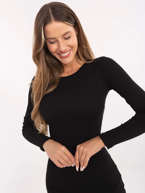 Dopasowana sukienka prążkowana o kroju midi - widok 2