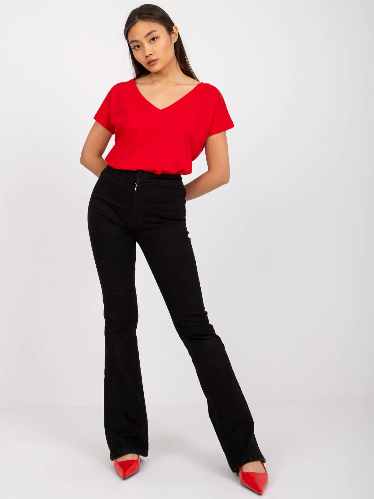 Bawełniany t-shirt V-neck czerwony - zdjęcie 3