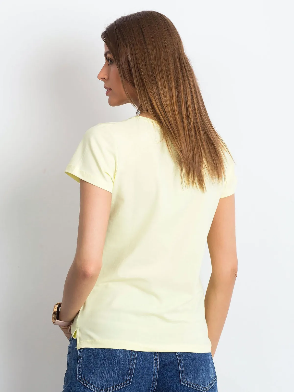 T-shirt w serek jasnożółty - zdjęcie 1