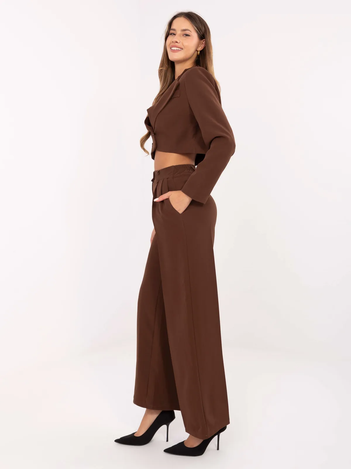 Komplet z krótką marynarką i szerokimi spodniami - zdjęcie 1